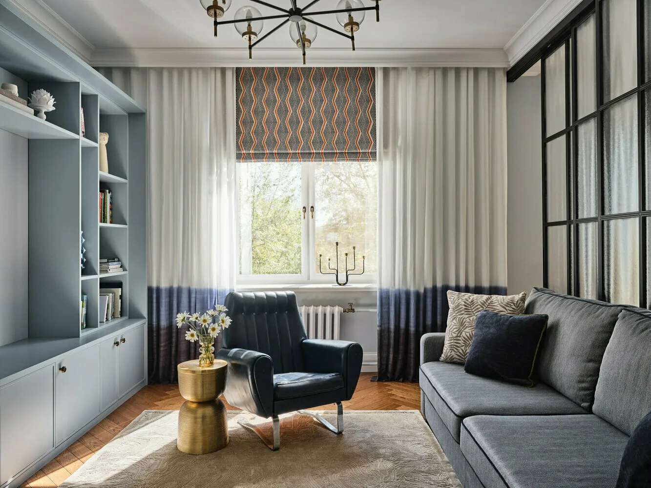 Фотография:  в стиле , Интерьер комнат, Интерьерный стиль, Дизайн интерьера, Цвет в интерьере, цветовые схемы для интерьера, LIFESTYLE, цвет – фото на нашем сайте