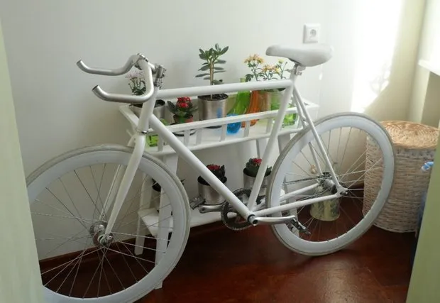 设计：Nadya Karmin