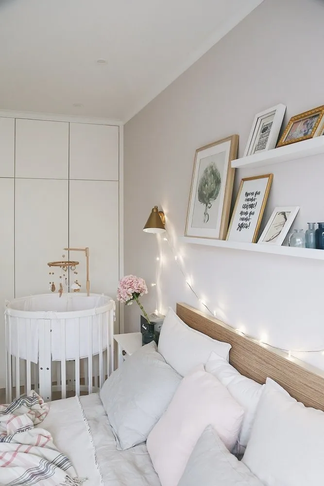 Foto: estilo nórdico, Dormitorio, Nórdico, Reforma práctica, Guía – fotos en nuestro sitio web