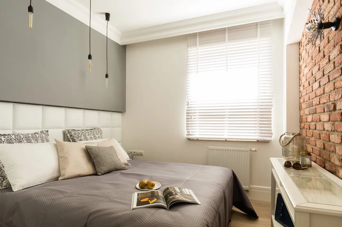 照片:现代卧室,室内装饰,紧凑型公寓,波兰 – 我们网站上的照片