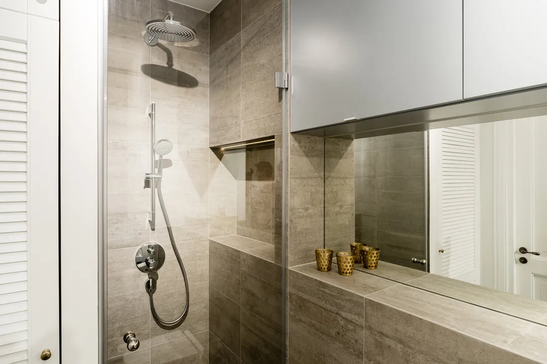 照片:现代浴室,室内装饰,紧凑型公寓,波兰 – 我们网站上的照片