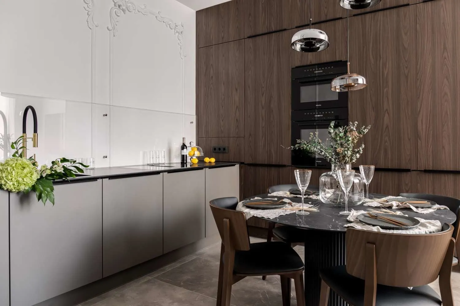 Foto: Cocina y comedor en estilo moderno, clásico, decoración del interior, apartamento, proyecto de la semana, San Petersburgo, 2 habitaciones, 60-90 metros, Maria Sofronova – foto en nuestro sitio web