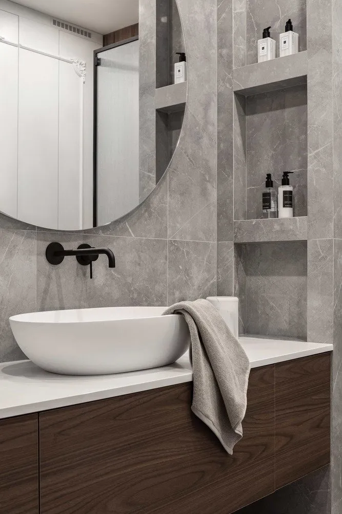 Foto: Baño en estilo moderno, clásico, decoración del interior, apartamento, proyecto de la semana, San Petersburgo, 2 habitaciones, 60-90 metros, Maria Sofronova – foto en nuestro sitio web