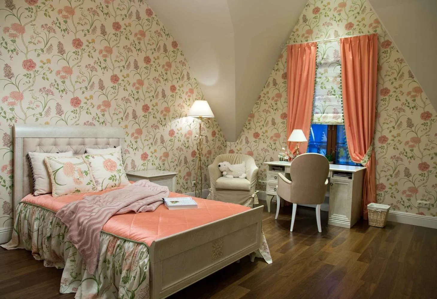 Фото: Спальня в класичному стилі, Поради – фото на нашому сайті