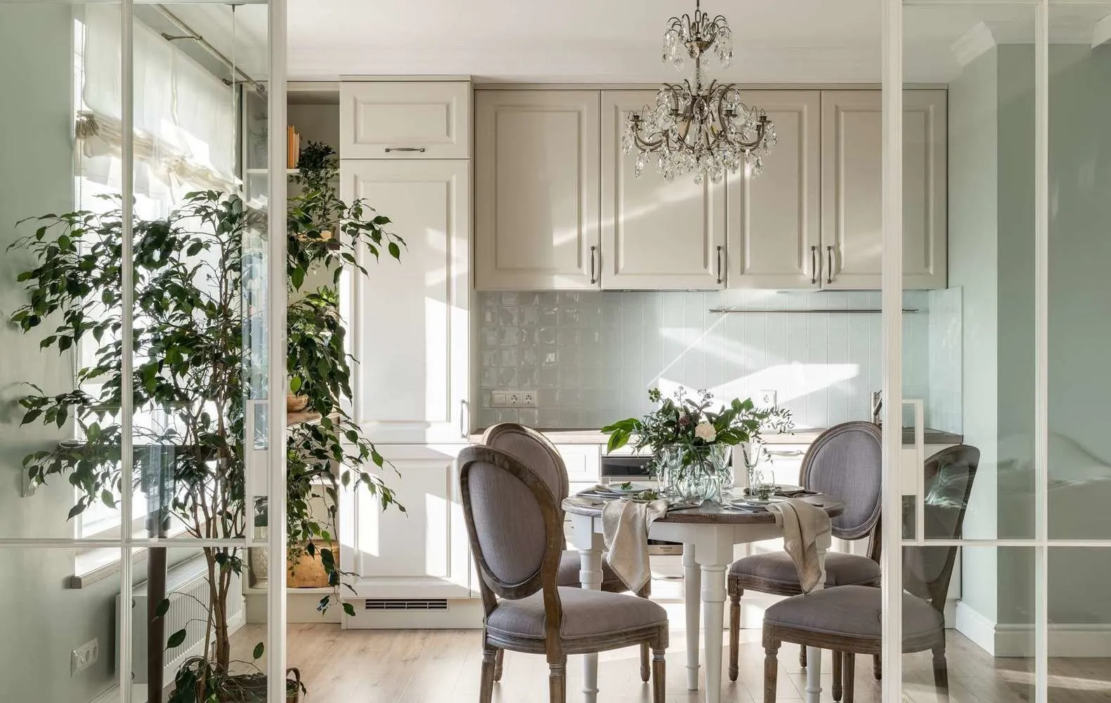 照片：普罗旺斯与乡村风格厨房和餐厅指南 – 我们网站上的照片