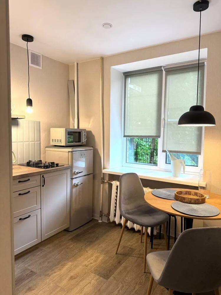 Foto: Cocina y comedor en estilo Escandinavo, Moderno, Apartamento, Proyecto del día, San Petersburgo, Krushchev, 2 habitaciones, 40-60 metros, Anna Karacheva – fotos en nuestro sitio web