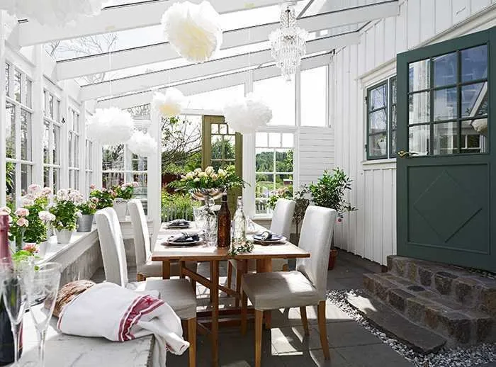 Photo: Kitchen and dining room in Provence and Cottage style, Classic, Scandinavian, House, Sweden, White, Cottage, Beige, House and cottage – photo on our website