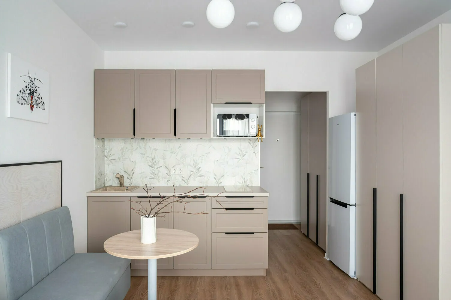 Foto: in Stil , Tipps, Umplanung von Studio, Umplanung in Einzimmerwohnung, Umplanung der Küche, kleine Schlafzimmern, Gestaltung der Terrasse, moderne Küchen – Fotos auf unserer Website