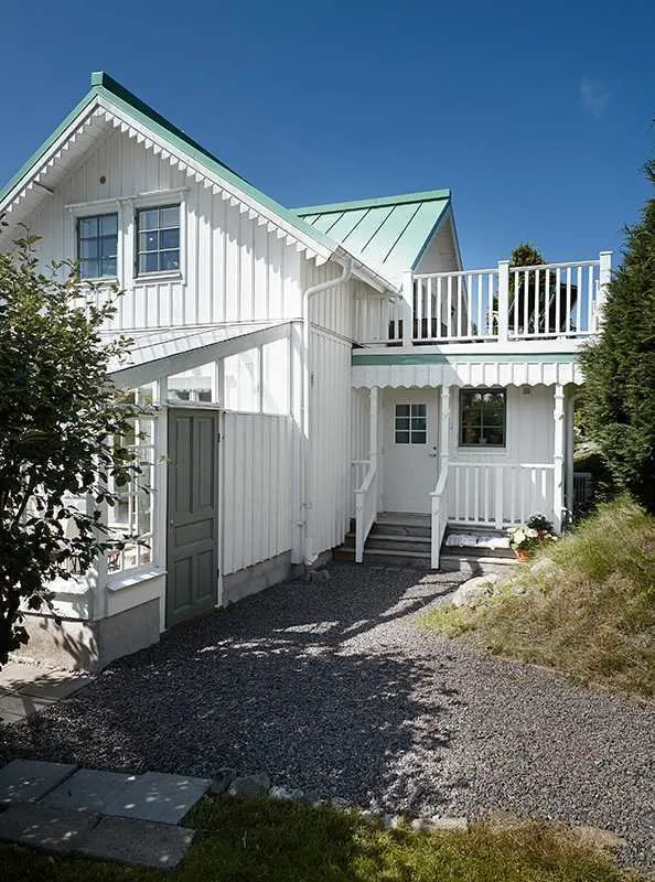 Photo: in style, Classic, Scandinavian, House, Sweden, White, Cottage, Beige, House and cottage – photo on our website