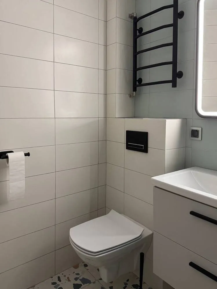 Foto: Baño en estilo Escandinavo, Moderno, Apartamento, Proyecto del día, San Petersburgo, Krushchev, 2 habitaciones, 40-60 metros, Anna Karacheva – fotos en nuestro sitio web