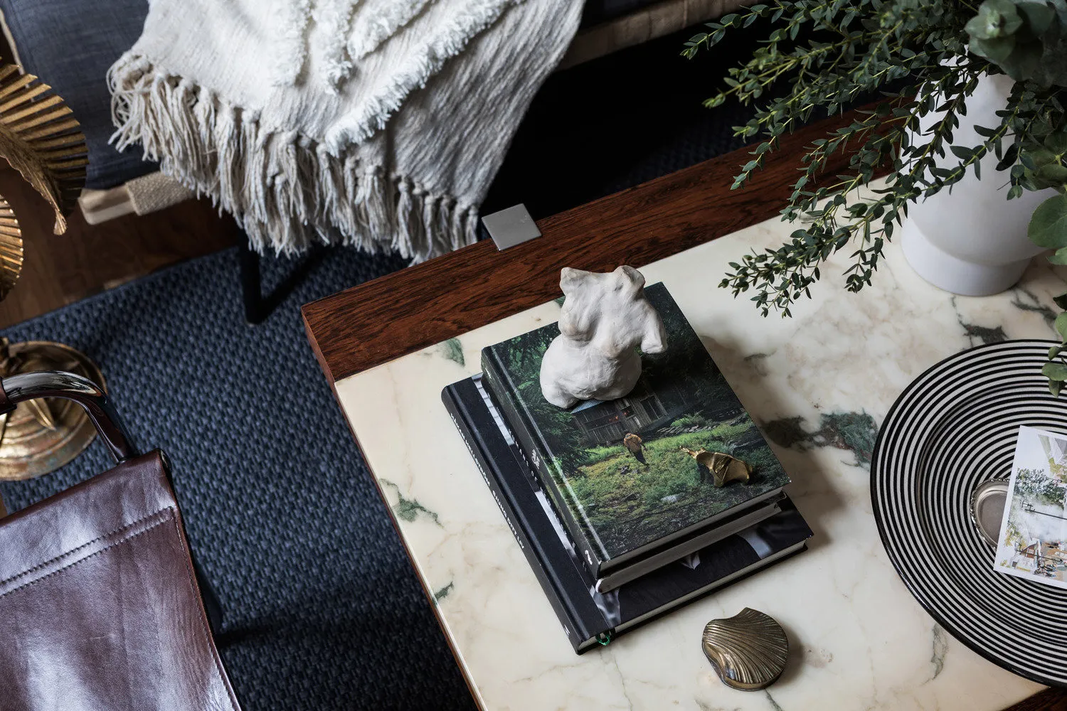 照片：斯堪的纳维亚、混合风格客厅，室内装饰，小公寓，公寓，瑞典，斯德哥尔摩，如何装饰小公寓，如何自己装饰室内，2个房间，最多40平方米 – 我们网站上的照片