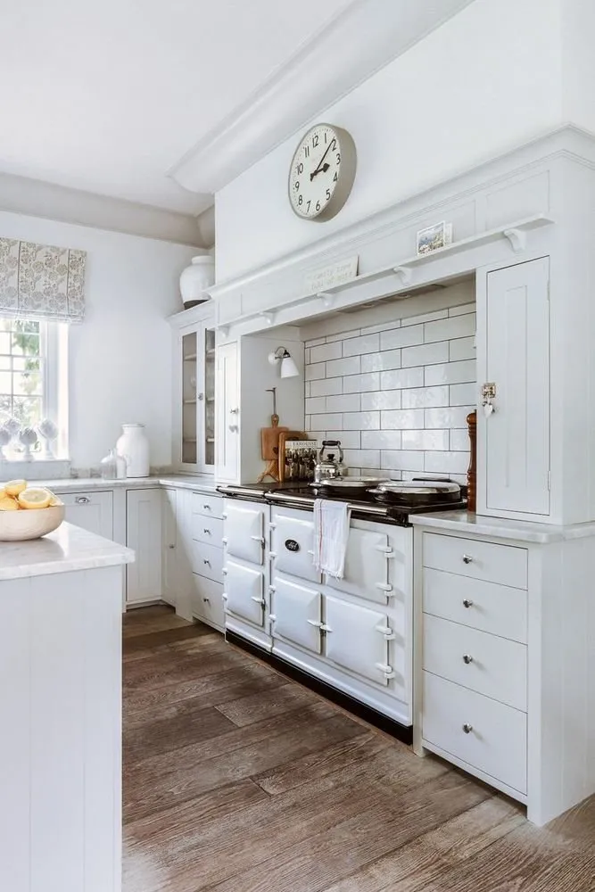 照片:厨房和餐厅的普罗旺斯和乡村风格,室内装饰,房屋,英国 – 我们网站上的照片