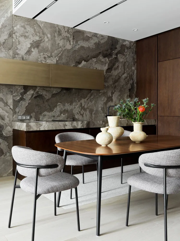 Diseño: Eugene Kolbov