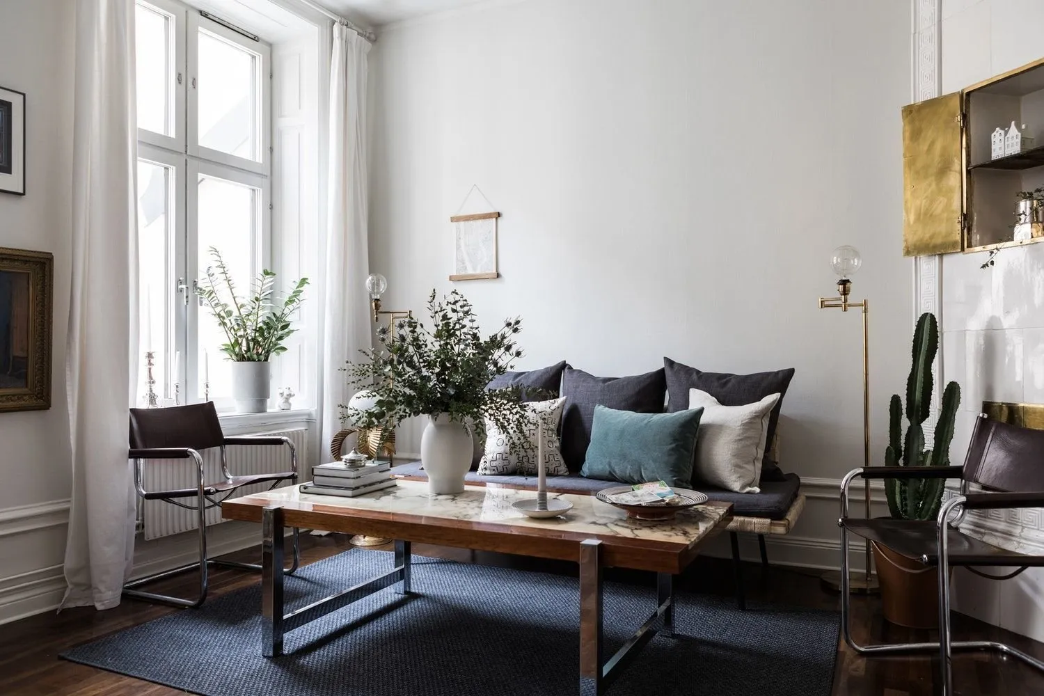 照片：斯堪的纳维亚、混合风格客厅，室内装饰，小公寓，公寓，瑞典，斯德哥尔摩，如何装饰小公寓，如何自己装饰室内，2个房间，最多40平方米 – 我们网站上的照片