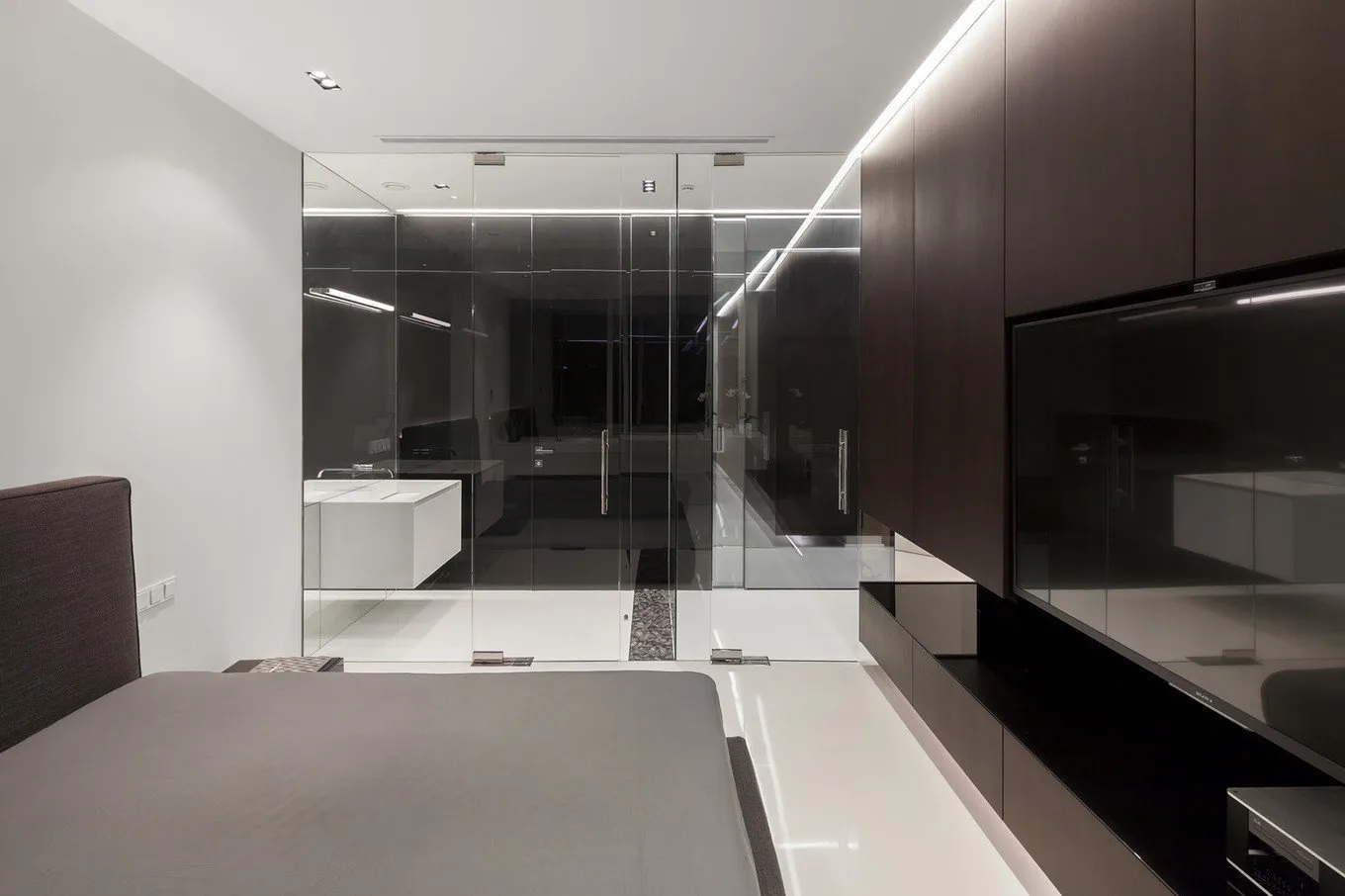 照片：现代风格卧室，提示 – 我们网站上的照片