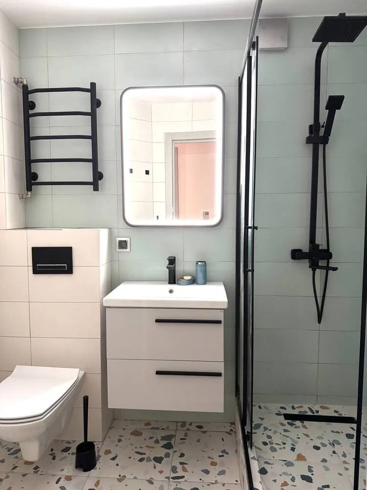 Foto: Baño en estilo Escandinavo, Moderno, Apartamento, Proyecto del día, San Petersburgo, Krushchev, 2 habitaciones, 40-60 metros, Anna Karacheva – fotos en nuestro sitio web