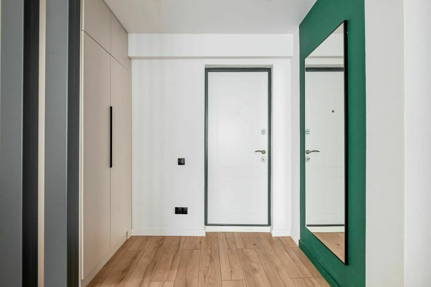 Photo : en style , Entrée, Intérieur de chambre, Design d'intérieur, Conseils, idées pour une entrée, rénovation de corridor, design d'entrée petite, idées pour décorer une entrée, design d'entrée, comment disposer le mobilier dans un corridor, ergonomie de l'entrée, comment décorer une entrée, entrée pratique, petite entrée design, idées pour petite entrée, intérieur de corridor, organisation de l'espace dans une entrée – photo sur notre site