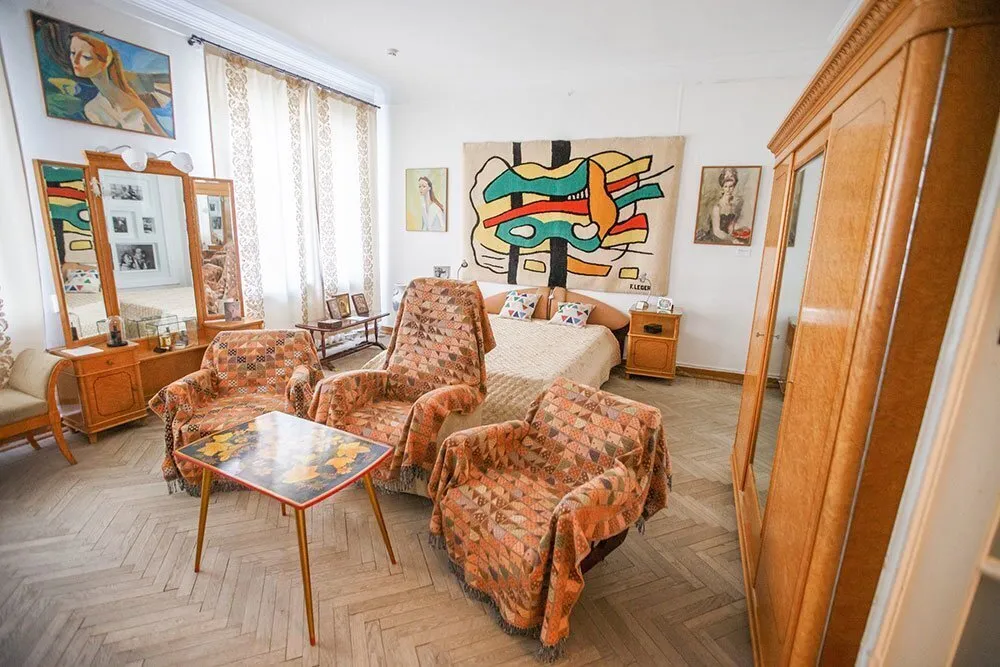 Foto: estilo, LIFESTYLE, Maya Plisetskaya, vida de Maya Plisetskaya, vida de una bailarina, dónde vivía Maya Plisetskaya, vivienda soviética, el secreto de la elegancia de las bailarinas soviéticas, apartamento de Maya Plisetskaya, foto del apartamento de Maya Plisetskaya en Tverskaya en nuestro sitio web