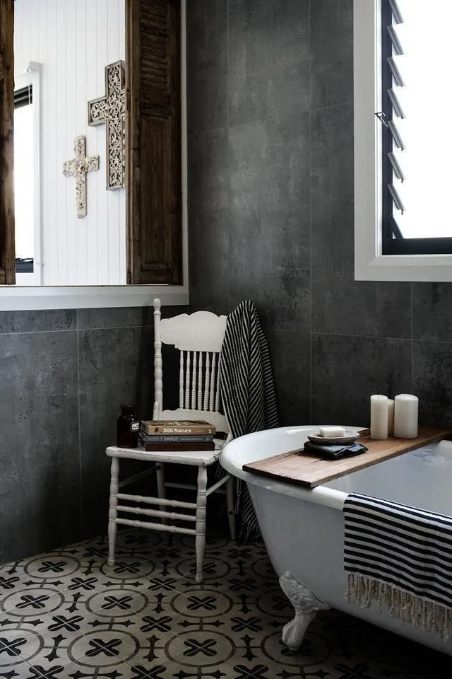 照片：北欧风格浴室、装饰与DIY，房屋，澳大利亚，白色，黑色，如何布置家居——我们网站上的照片