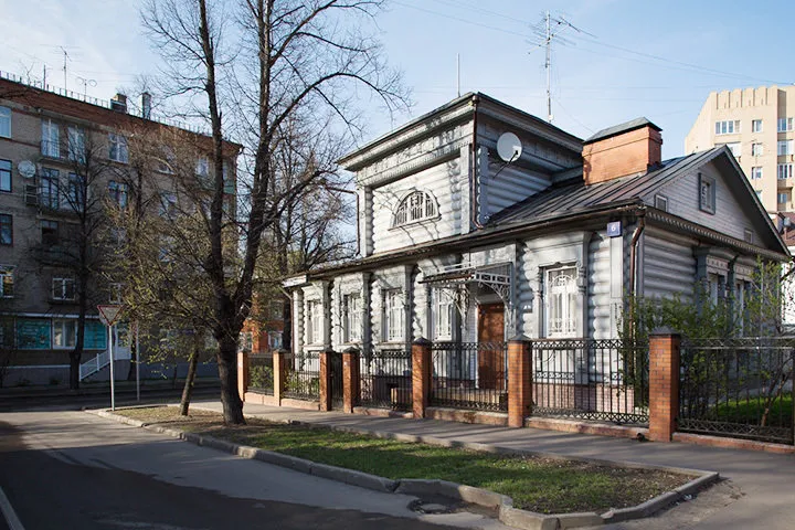 地址：切连谢夫斯基巷6号建筑1