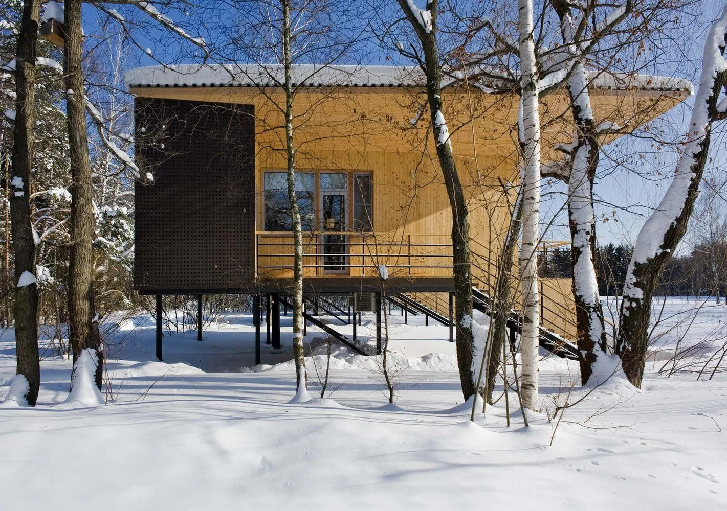 房屋'巢穴'。建筑师Totan Kuzembayev