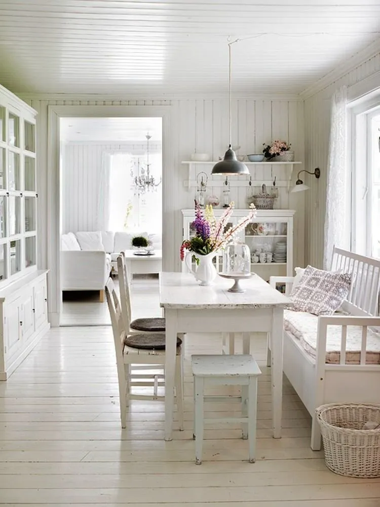 照片:普罗旺斯与乡村风格厨房和餐厅、房屋与花园、乡村别墅 – 我们网站上的照片