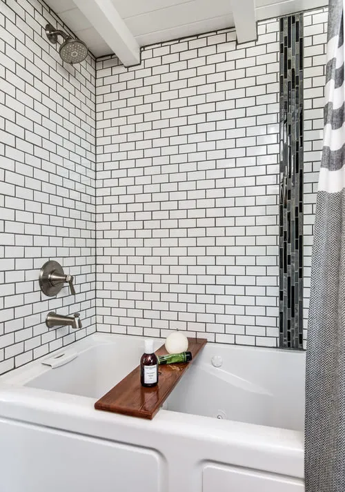 照片:斯堪的纳维亚风格浴室,家居、小屋、家与小屋 – 网站上的照片