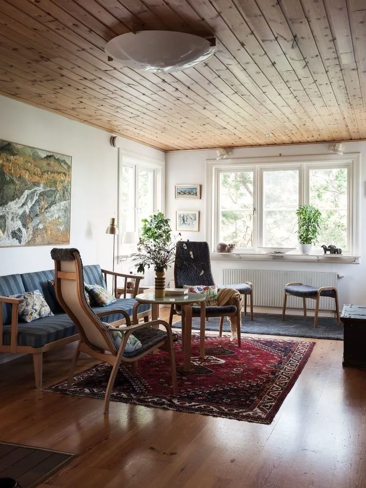 Фотография: в стиле , Прованс и Кантри, Скандинавский, Дом, Белый, Дача, Особняк, Красный, Зеленый, Дом и дача, Более 90 метров – фото на нашем сайте