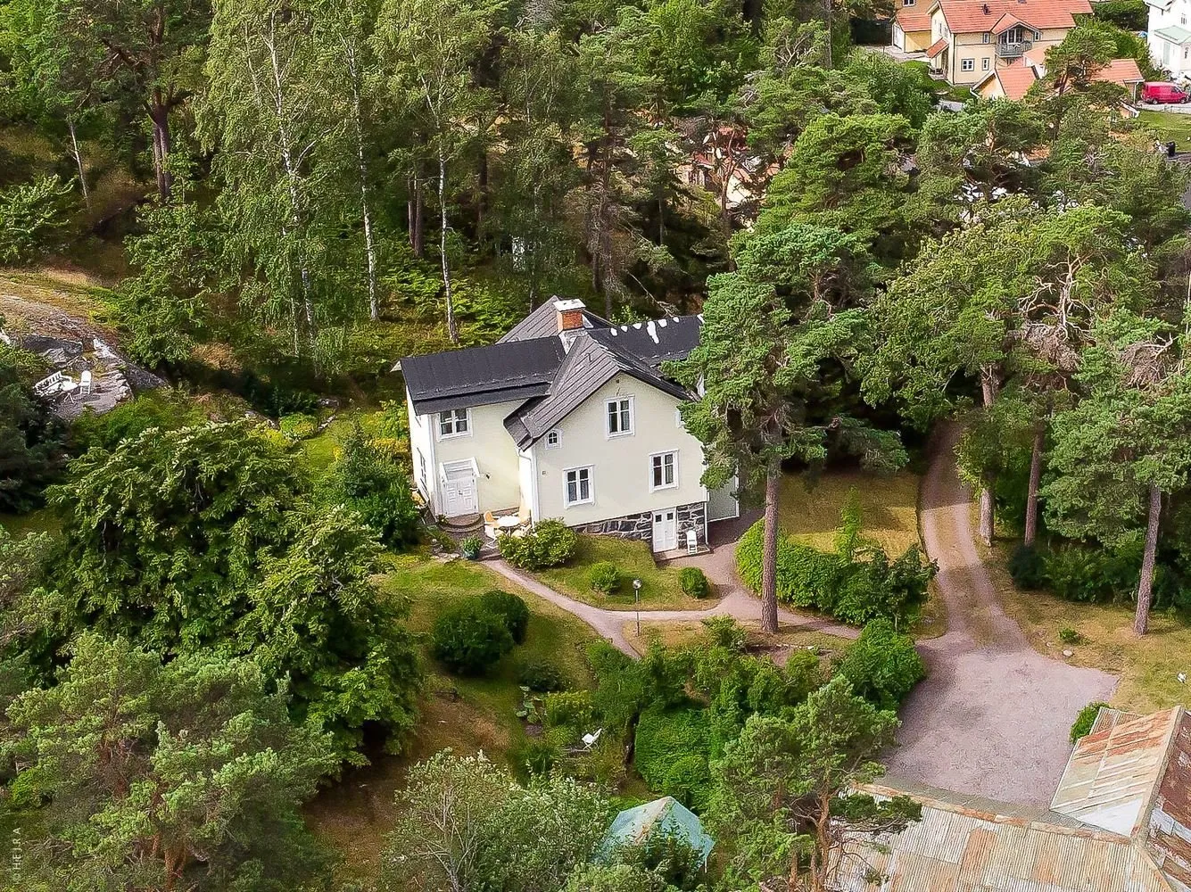 Фотография: в стиле , Прованс и Кантри, Скандинавский, Дом, Белый, Дача, Особняк, Красный, Зеленый, Дом и дача, Более 90 метров – фото на нашем сайте