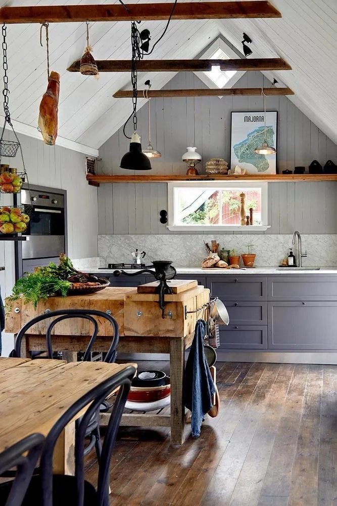 照片：普罗旺斯与乡村风格厨房和餐厅，室内装饰，房屋，瑞典，餐具，哥德堡，宜家，自己翻新地板，如何装饰小房子，不超过40平方米 – 我们网站上的照片