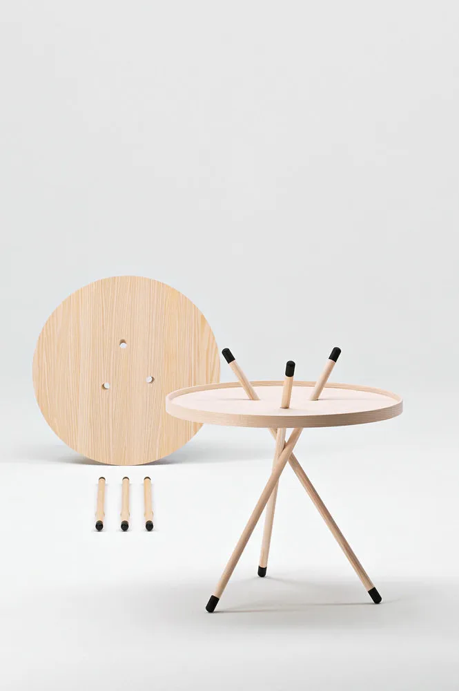 塞西莉·曼兹的Mikado餐桌是纽约现代艺术博物馆永久收藏的一部分