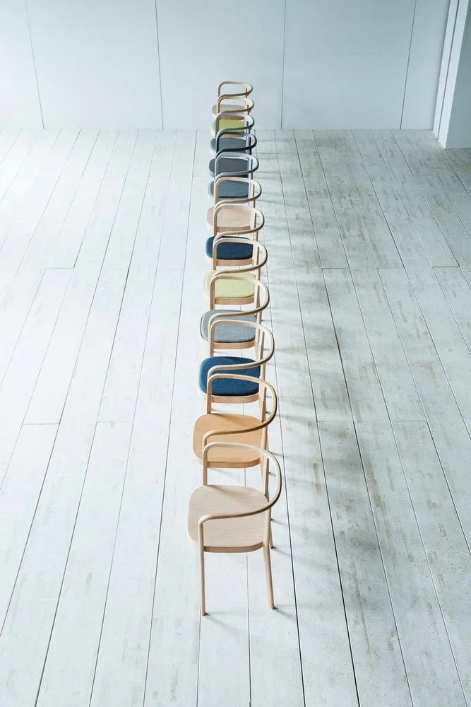 Sillas Moku para Actus