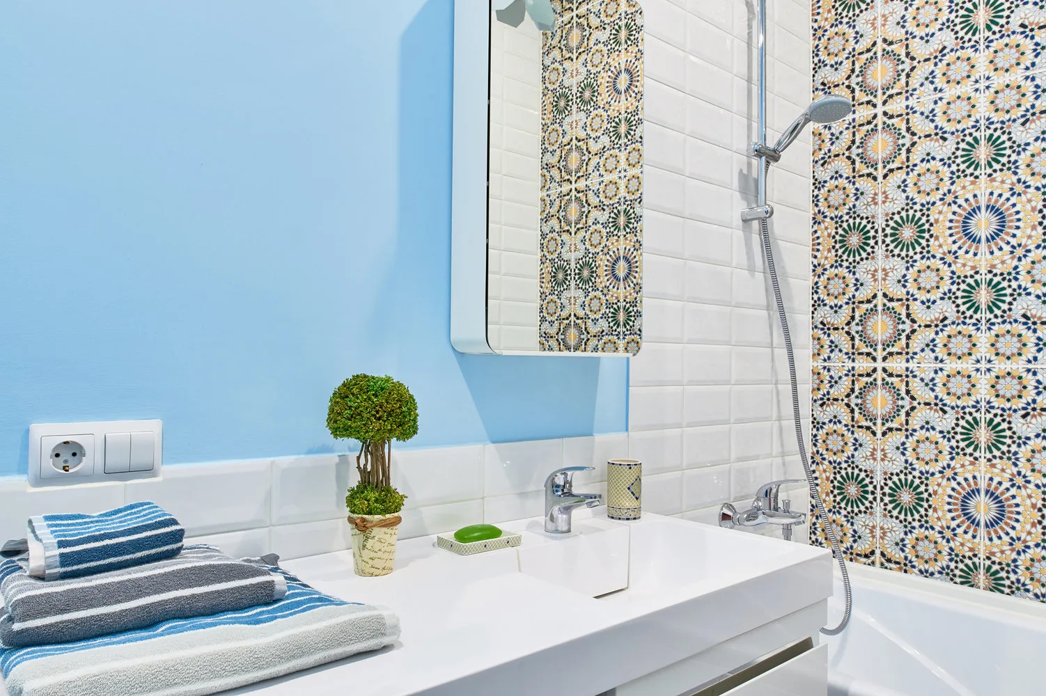 Zdjęcie: łazienka w stylu Nowoczesny, Mały mieszkanie, Mieszkanie, Projekt tygodnia, Okolice Moskwy, 1 pokój, do 40 metrów, Monolitno-kirpichowy, Marianna Nazarenko, ЖК «Panorama Skolkovo» – zdjęcie na naszej stronie