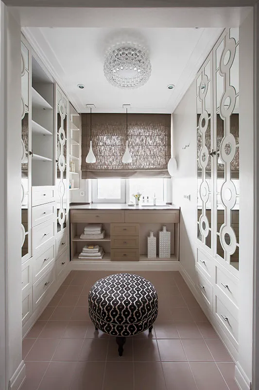 Foto: Garderoba en estilo Clásico, Guía, Marina Sarkisyan, Alexei Kovjazin, Irina Krasjeninnikova, Apartamento acogedor, Estudio Volkovs, Marsel Kadirov, Jazzberry – foto en nuestro sitio web