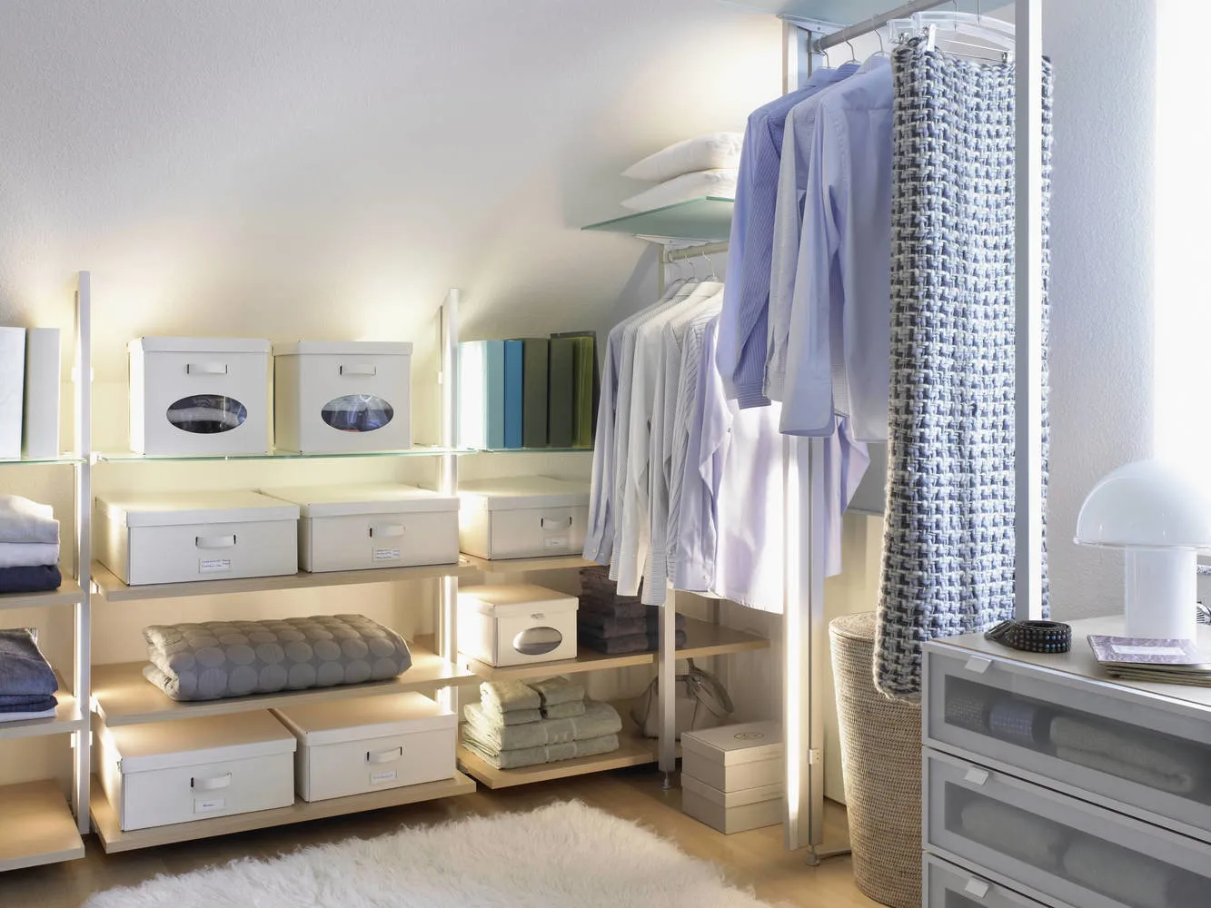 Foto: Garderoba en estilo Moderno, Consejos, Raumplus – foto en nuestro sitio web