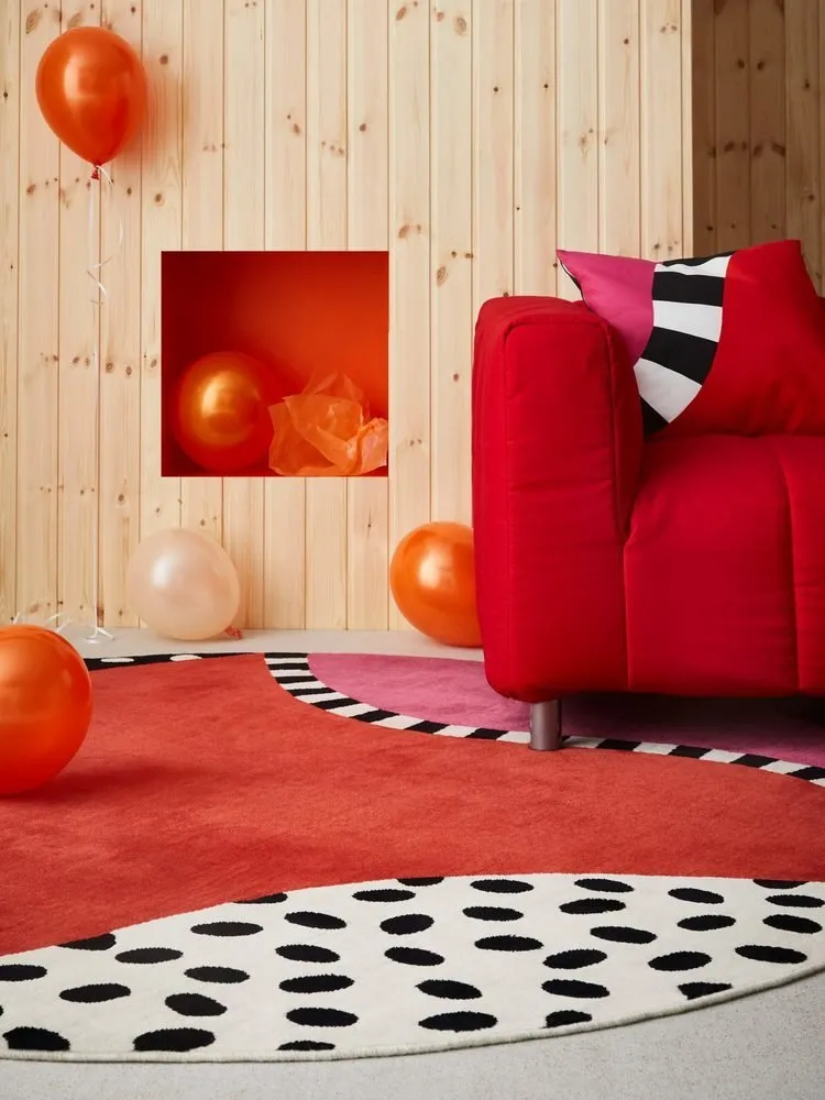 Klippan沙发和Färgstark地毯