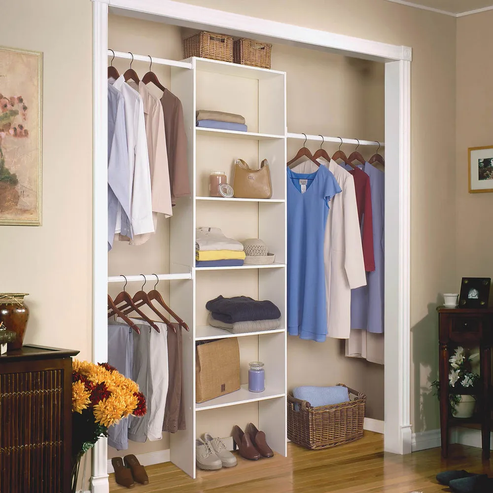 Фотография:  в стиле , Гардеробная, Малогабаритная квартира, Советы, Уютная квартира, как обустроить гардеробную, гардеробная в однушке, дизайн гардеробной, планировка гардеробной – фото на нашем сайте