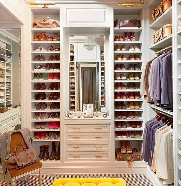 Фотография:  в стиле , Гардеробная, Современный, Россия, Планировки, Мебель и свет, Советы, Гардероб – фото на нашем сайте