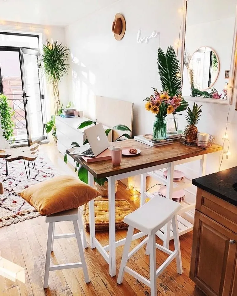 照片：斯堪的纳维亚风格客厅，建议，REHAU，炎热天气，如何度过炎热天气，如何在没有空调的情况下度过炎热天气 – 我们网站上的照片