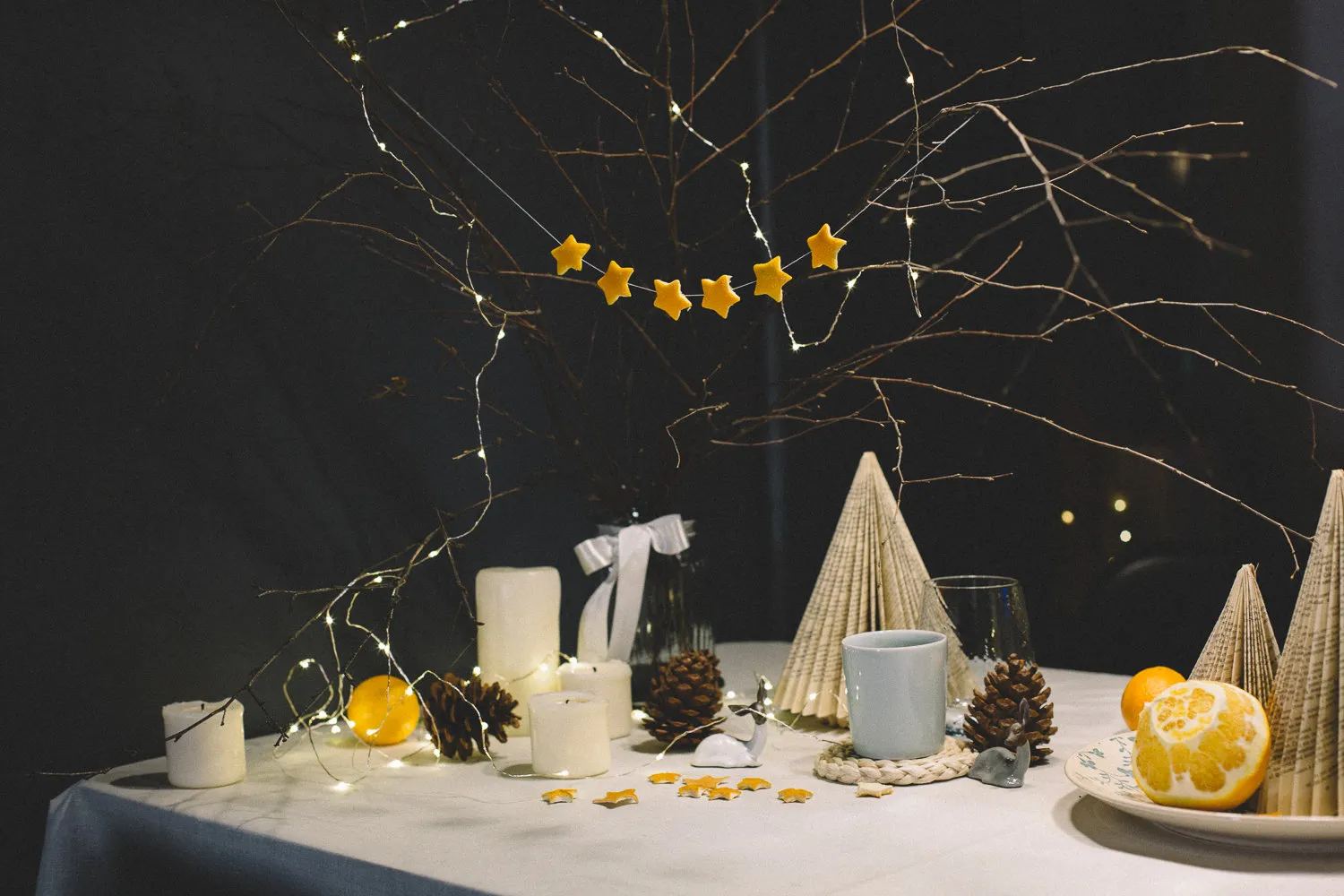 Фото: в стилі DIY, декор стола, новорічне оформлення інтер'єру, новорічна сервіровка стола – фото на нашому сайті