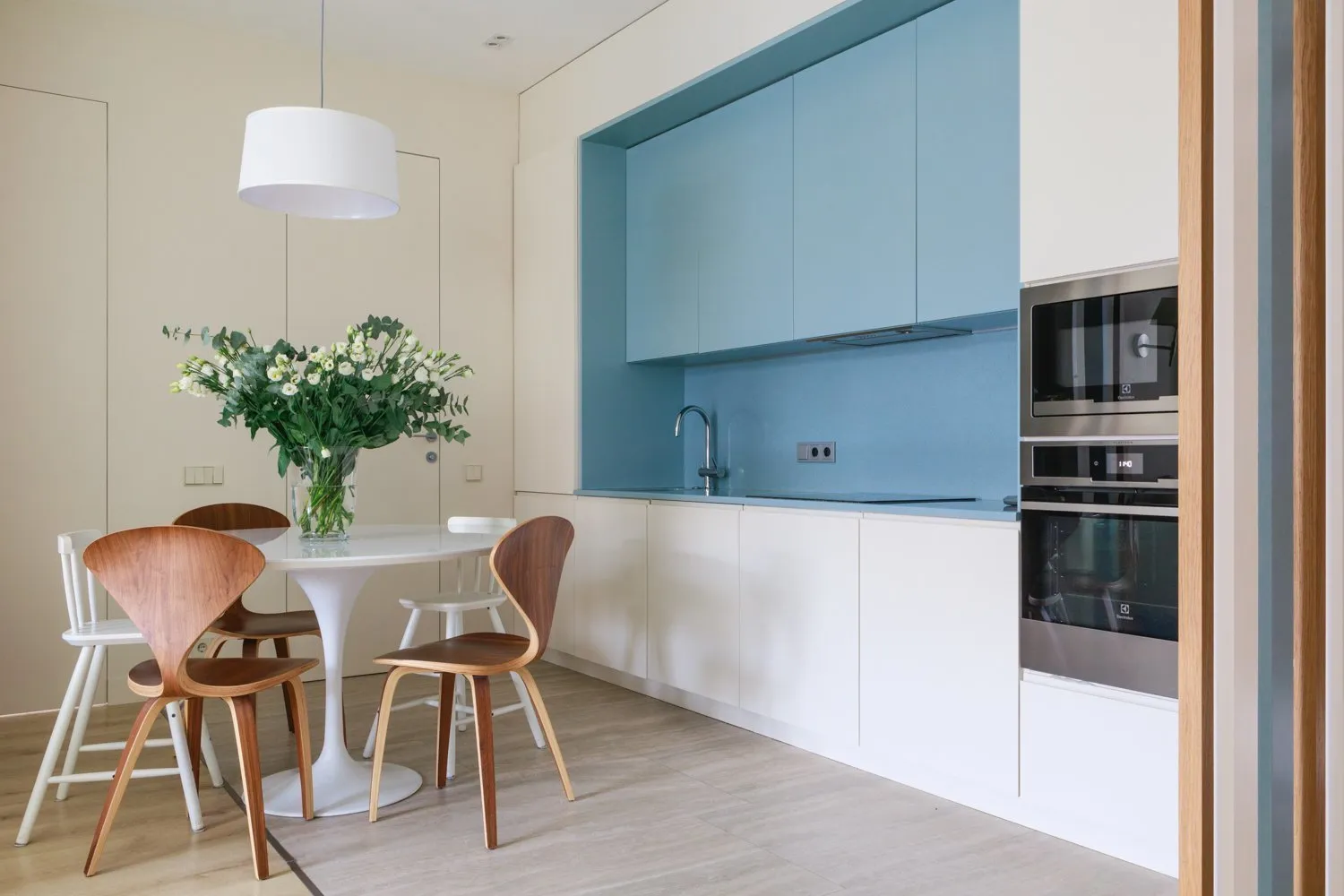 Foto: Küche und Esszimmer im modernen Stil, Tipps – Foto auf unserer Website