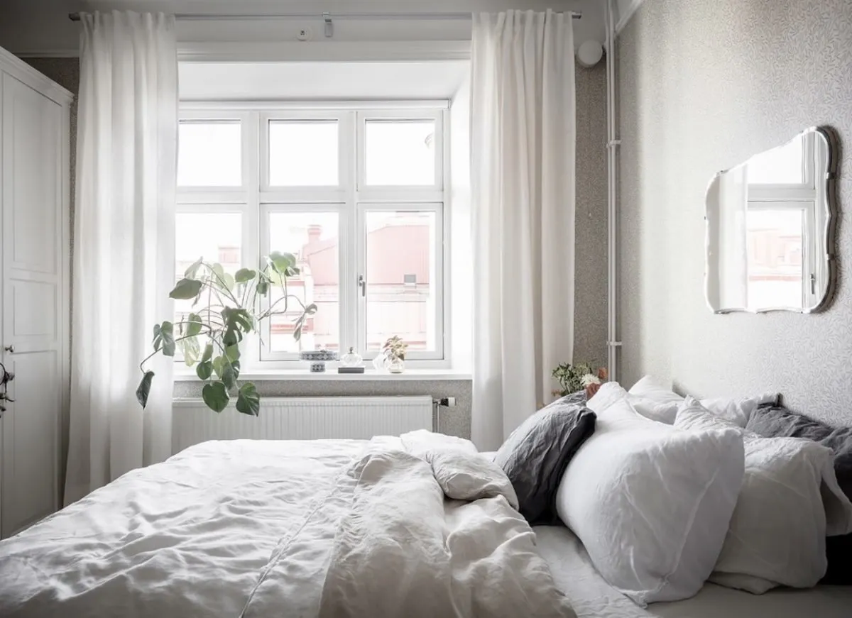 照片:现代北欧风格卧室,室内装饰,公寓,瑞典,白色,黑色,斯德哥尔摩,宜家,收纳,浴室收纳,3室,60-90平米 – 我们网站上的照片