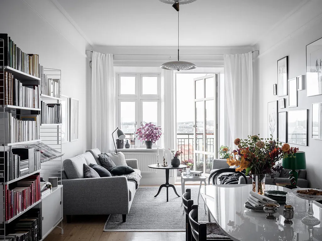 照片:北欧风格客厅,室内装饰,公寓,瑞典,白色,黑色,斯德哥尔摩,宜家,收纳,浴室收纳,3室,60-90平米 – 我们网站上的照片