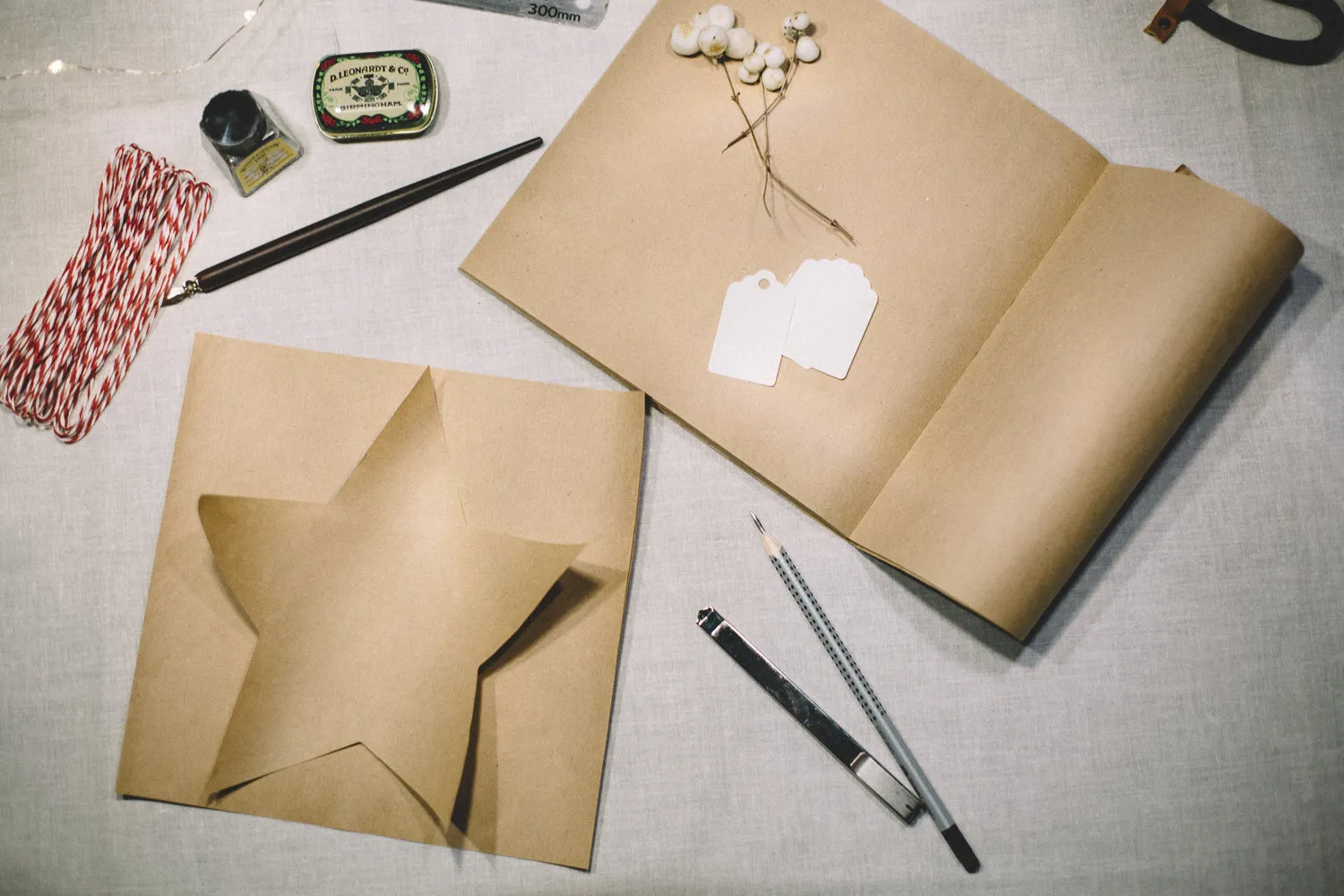 Foto: Kindheit in modernem Stil, DIY, Ideen für die Tischdekoration, neue Jahr-Tisch-Dekoration, feierliche Tischdekoration – Foto auf unserer Website