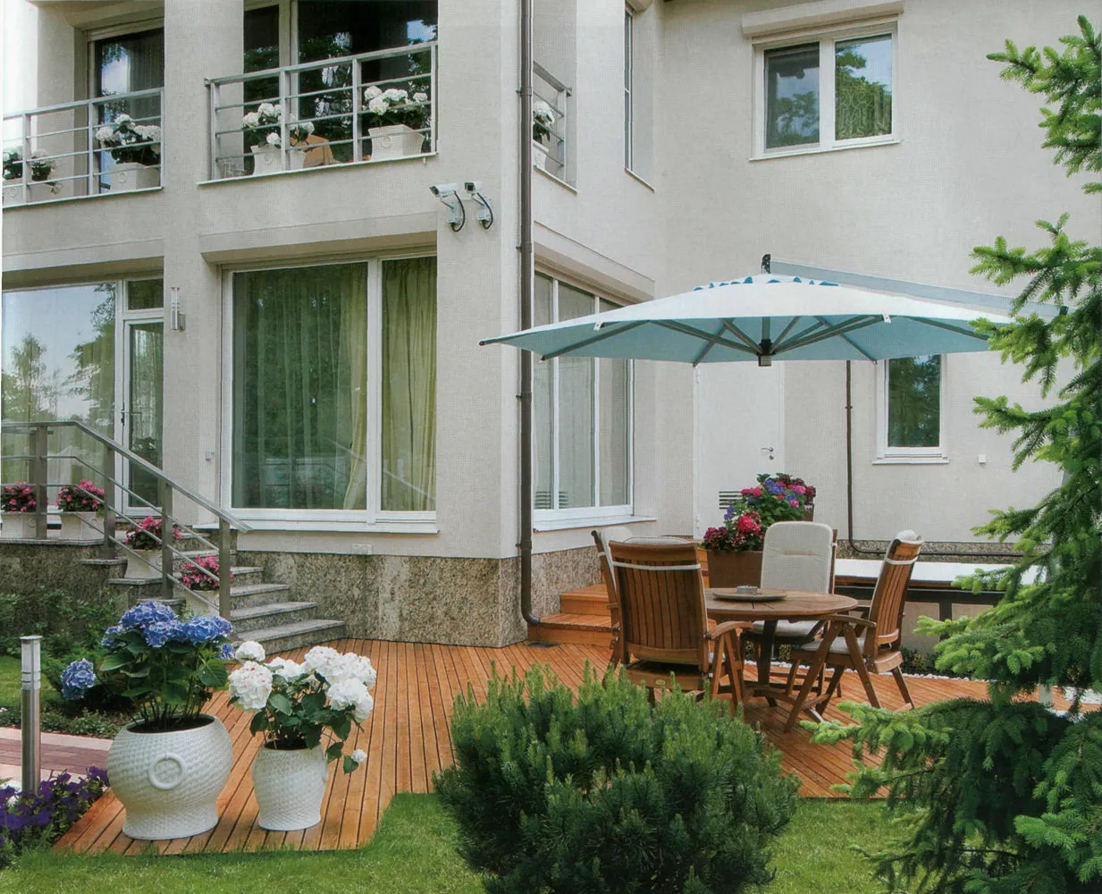 设计：伊琳娜·卢基亚诺娃