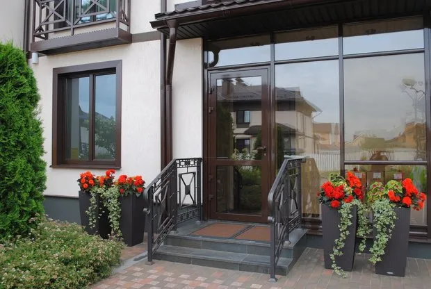 设计：伊琳娜·卢基亚诺娃