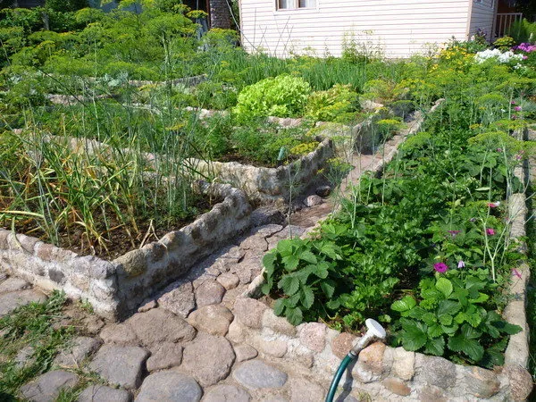 Photo: Landscape Design Style, Home and Summer House – Photos on Our Site