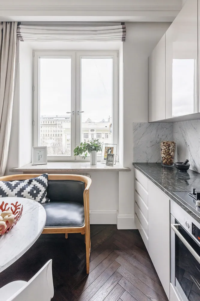 設計：Pavel Zhelaznov