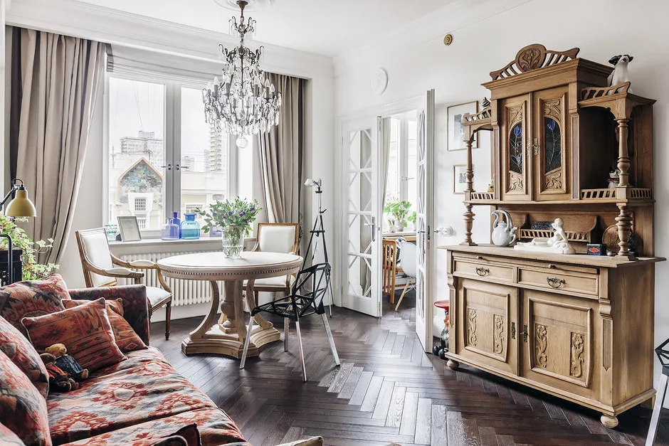 设计：帕维尔·捷列兹诺夫