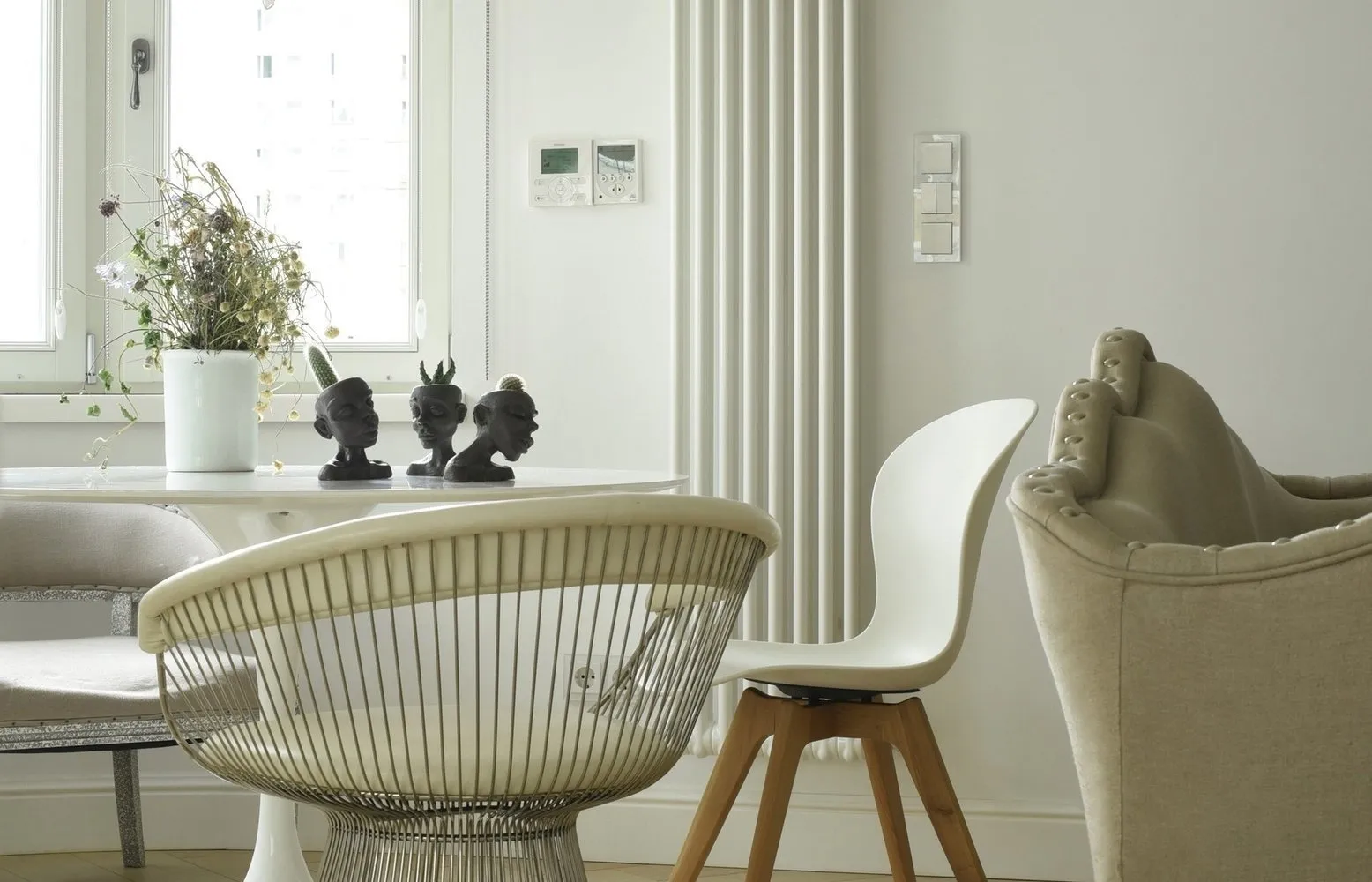 Photo: Living room in Eclectic style, Tips, Victoria Kiorsak, How to choose wall paint color, white color in interior design, white interior, Anastasia Zaytseva, Olga Karayani, Ekaterina Belakova – photo on our website